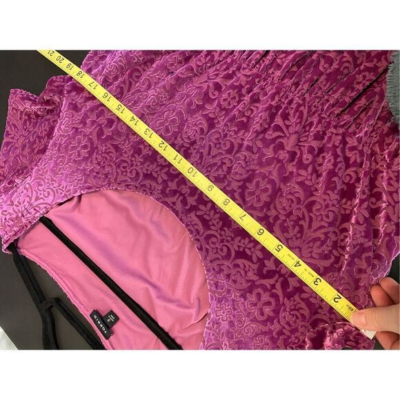 TORRID Magenta Pink/Purple Raise Velvet Floral Print Scoop Neck Cap Sleeve Knee - Picture 9 of 10